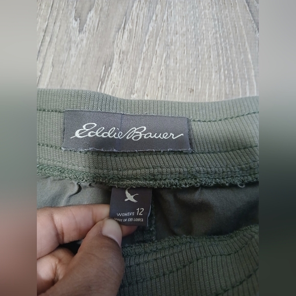 Eddie Bauer Women Pull On Green Cuffed Pants. Size 12. Has Pockets. Casual - Picture 5 of 7